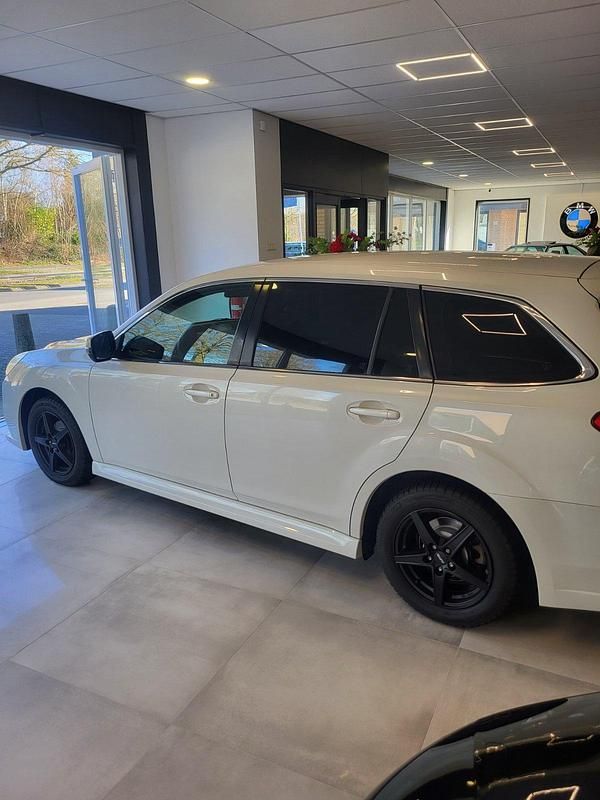 Gebraucht Subaru Legacy 150 PS (110 kW) 2013 Weiß Kombi