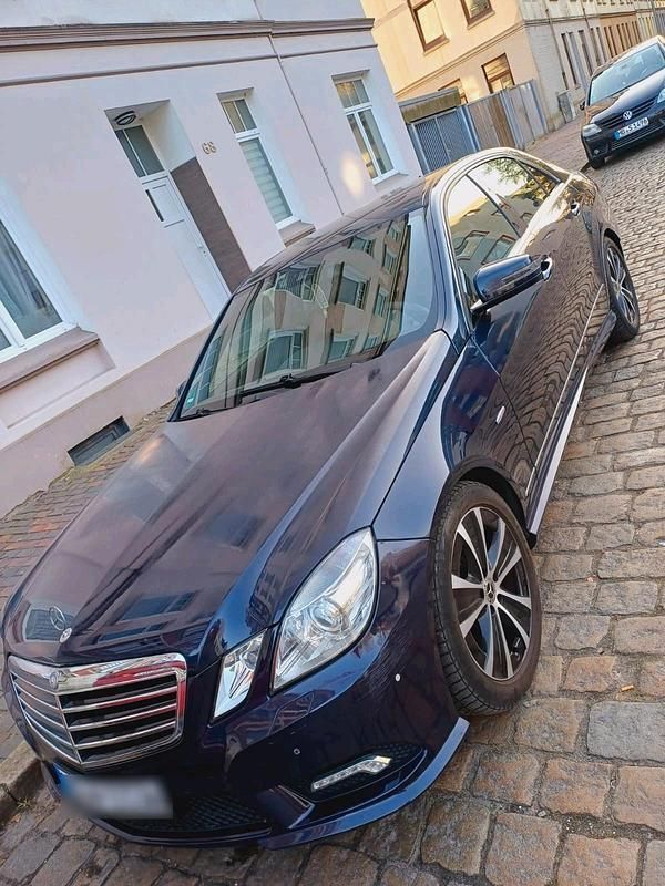 Gebraucht Mercedes E350 2009 Blau Limousine