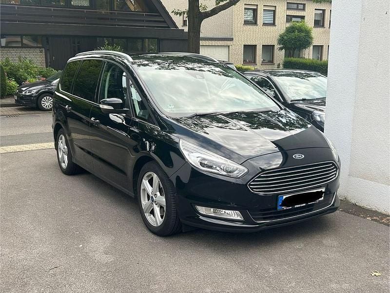 Schwarz Gebraucht 2017 Ford Galaxy Titanium Van / Kleinbus | 15.400 € (Guter Preis) - Bild 1/4
