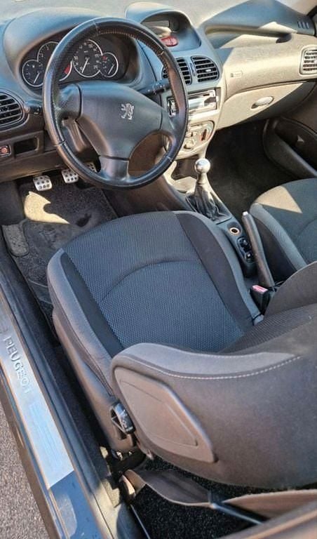 Gebraucht Peugeot 206 75 PS (55 kW) 2007 Schwarz Limousine