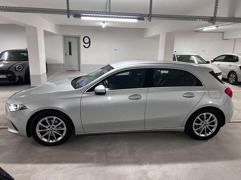 Gebraucht Mercedes A200 Progressive 163 PS (119 kW) 2018 Silber Limousine