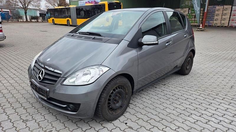 Gebraucht Mercedes A180 109 PS (80 kW) 2009 Grau Van / Kleinbus