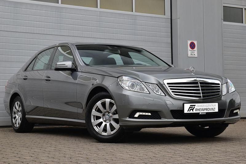 Second-hand Mercedes E250 204 CP (150 kW) 2010 Argintiu Berlinǎ
