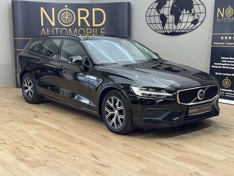 Gebraucht Volvo V60 163 PS (119 kW) 2023 Black stone Kombi