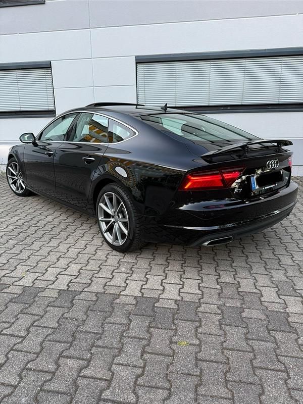 Schwarz Gebraucht 2018 Audi A7 Sportback Kleinwagen | 29.300 € (Superpreis) - Bild 1/4