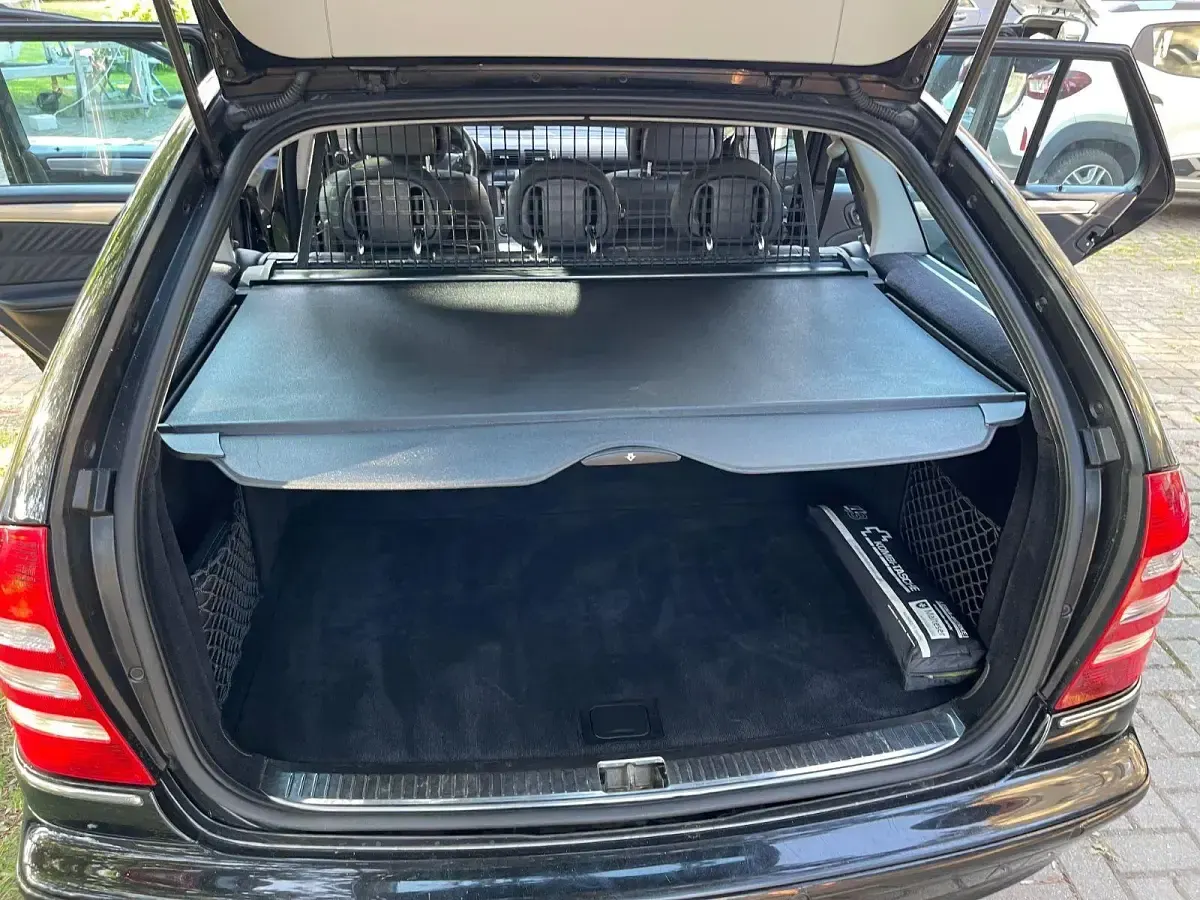 Gebraucht Mercedes C350 Avantgarde 272 PS (200 kW) 2007 Schwarz Limousine