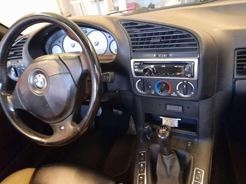 Schwarz Gebraucht 1993 BMW 325 Cabriolet Cabrio | 9.600 € - Bild 1/4