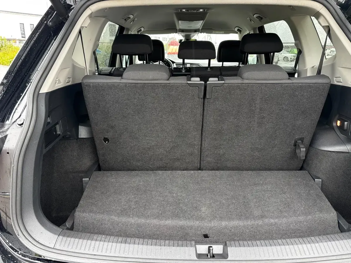 Gebraucht VW Tiguan Allspace R-line 179 PS (131 kW) 2018 Schwarz SUV