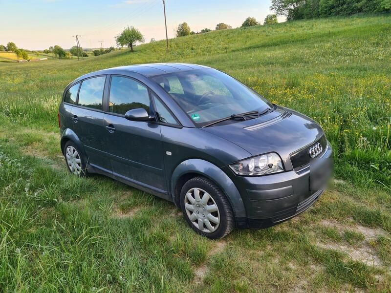 Grau Gebraucht 2003 Audi A2 Kleinwagen | 1.999 € (Fairer Preis) - Bild 1/4