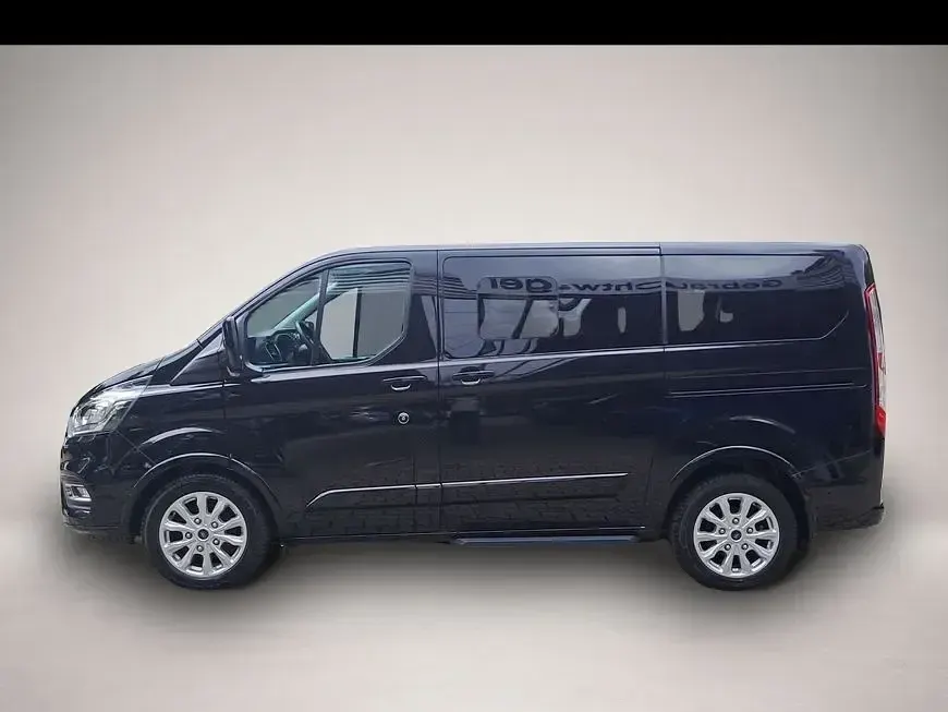 Gebraucht Ford Tourneo Custom Titanium 150 PS (110 kW) 2023 Schwarz Van