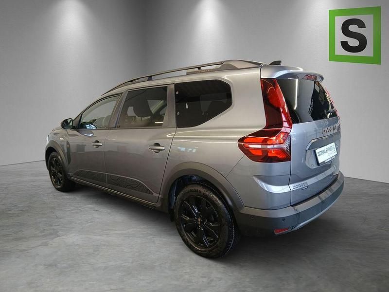 Neu Dacia Jogger Extreme 141 PS (103 kW) 2025 Grau Van / Kleinbus