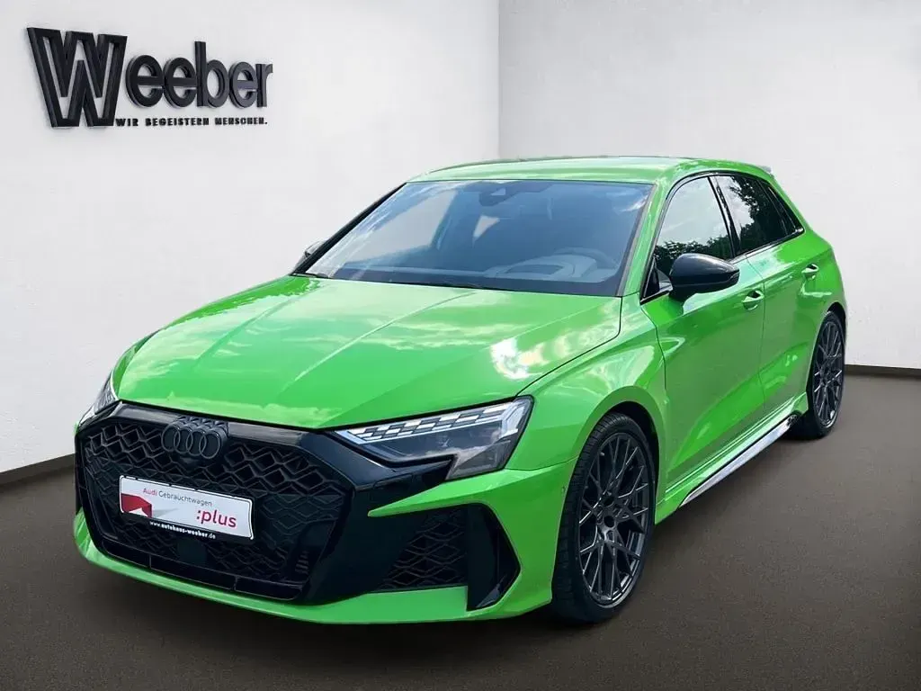 Gebraucht Audi RS3 Ambiente 400 PS (294 kW) 2025 Kyalamigrün Limousine