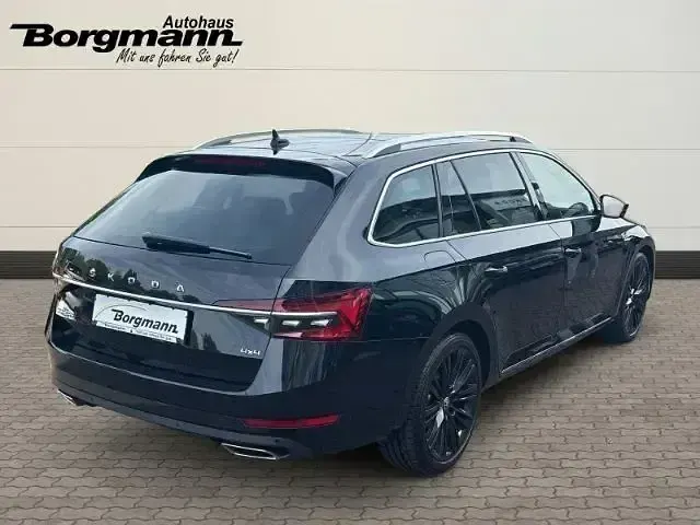 Gebraucht Skoda Superb LAURIN & KLEMENT 280 PS (205 kW) 2023 Schwarz Kombi