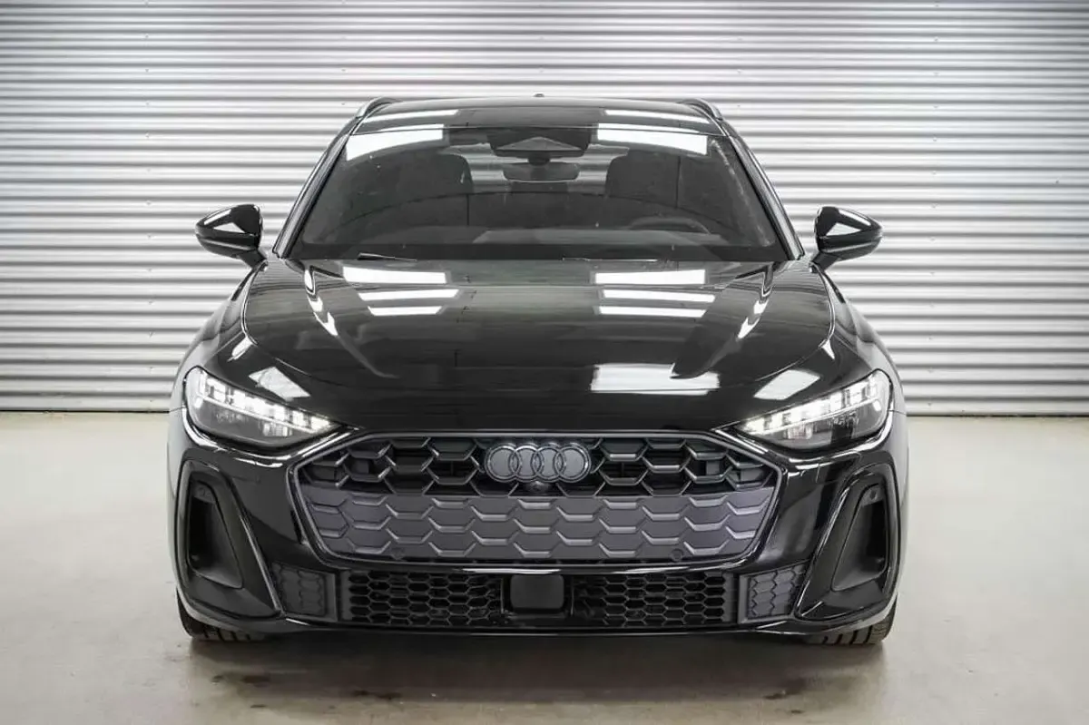 Neu Audi A5 S-Line 204 PS (150 kW) 2026 Mythosschwarz metalli... Kombi