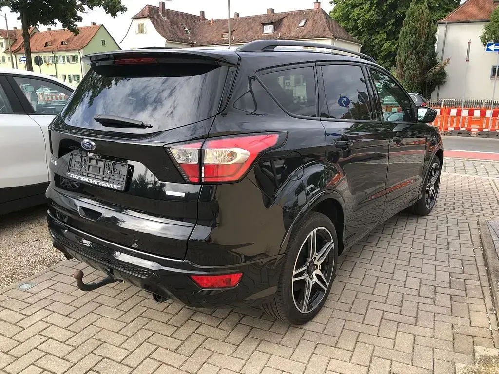 Gebraucht Ford Kuga ST-Line 150 PS (110 kW) 2019 Schwarz SUV