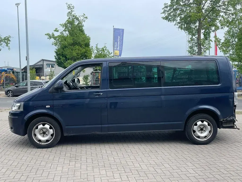 Używany VW Caravelle 179 KM (131 kW) 2012 Niebieski Van