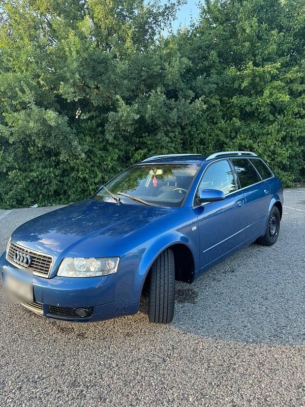 Blau Gebraucht 2004 Audi A4 Kombi | 1.400 € (Guter Preis) - Bild 1/4