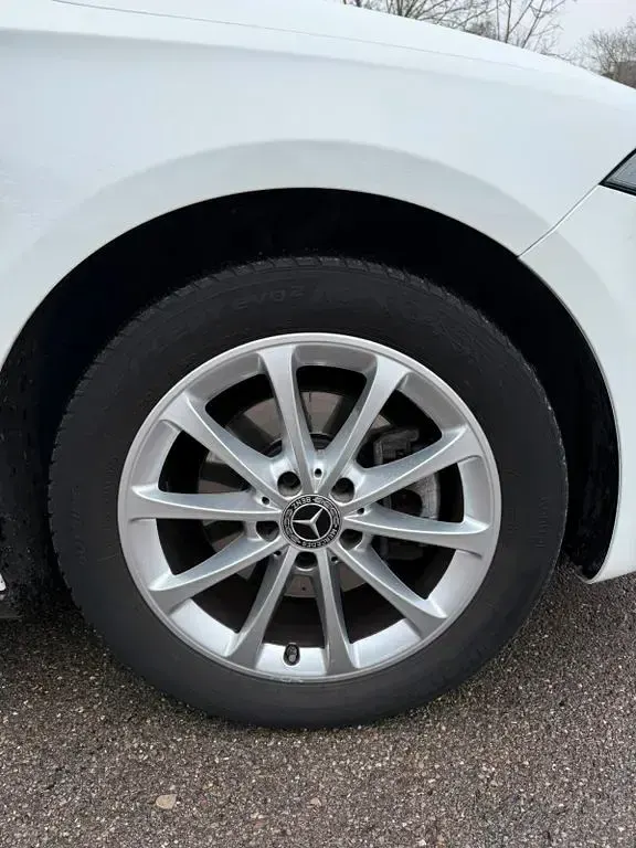 Gebraucht Mercedes A200 Advanced 163 PS (119 kW) 2021 Weiß Limousine