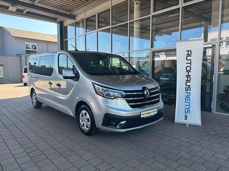 Grau Gebraucht 2022 Renault Trafic Van | 30.000 € (Fairer Preis) - Bild 1/4
