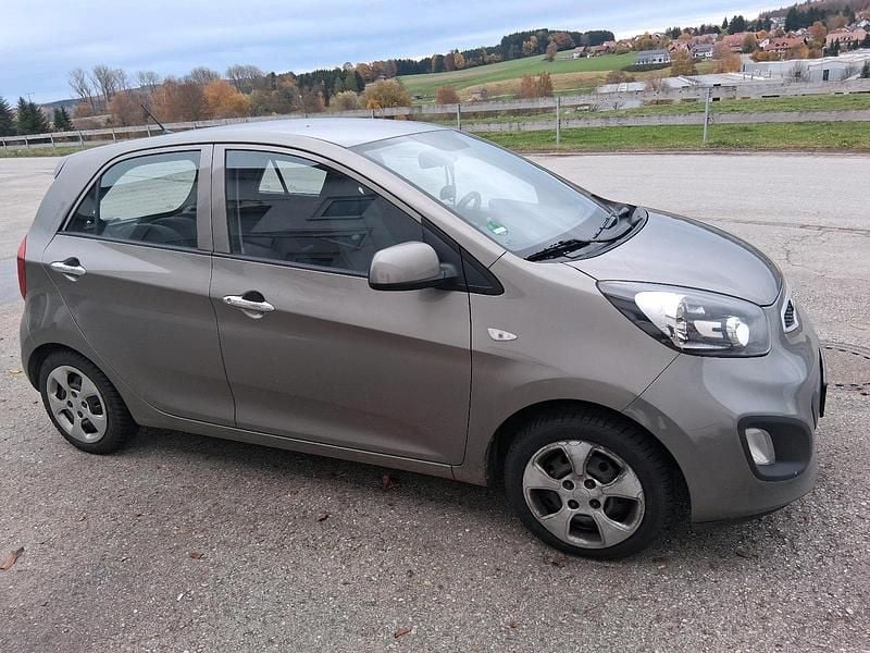 Braun Gebraucht 2012 Kia Picanto Kleinwagen | 4.500 € (Fairer Preis) - Bild 1/4