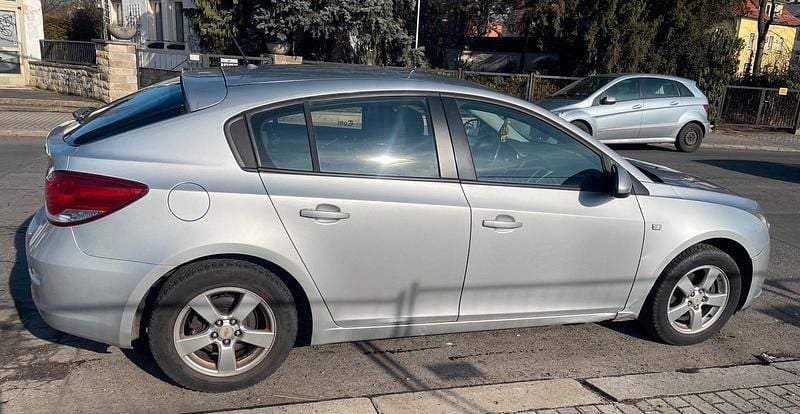 Gebraucht Chevrolet Cruze 141 PS (103 kW) 2012 Grau Limousine