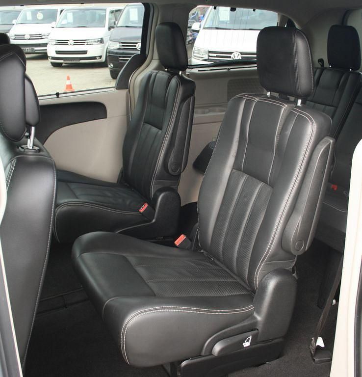 Gebraucht Lancia Voyager Platinum 178 PS (130 kW) 2015 Schwarz Van / Kleinbus