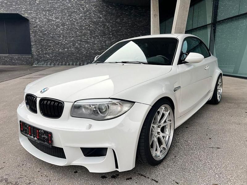Weiß Gebraucht 2011 BMW 1M Performance Coupé | 39.999 € - Bild 1/4