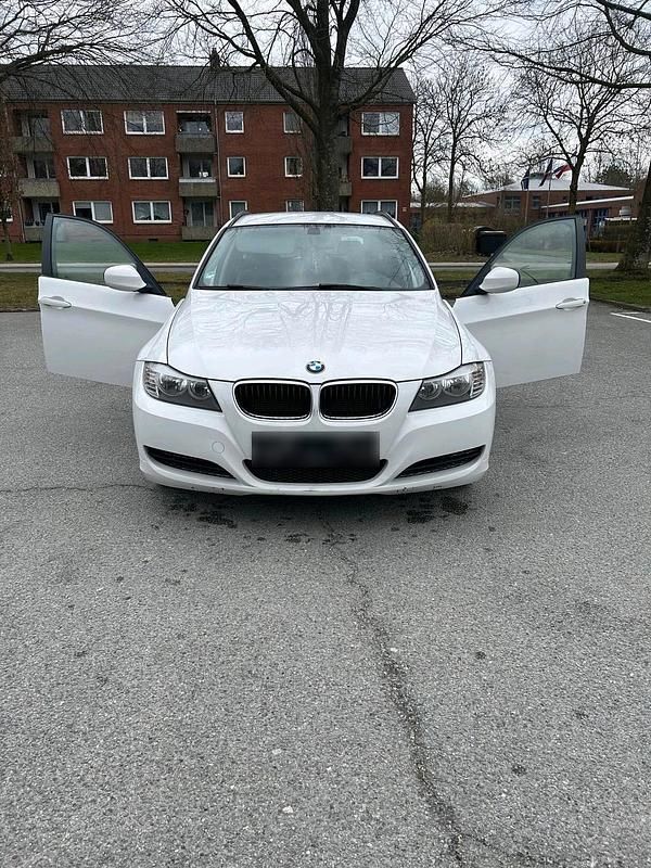 Gebraucht BMW 316 116 PS (85 kW) 2011 Weiß Kombi