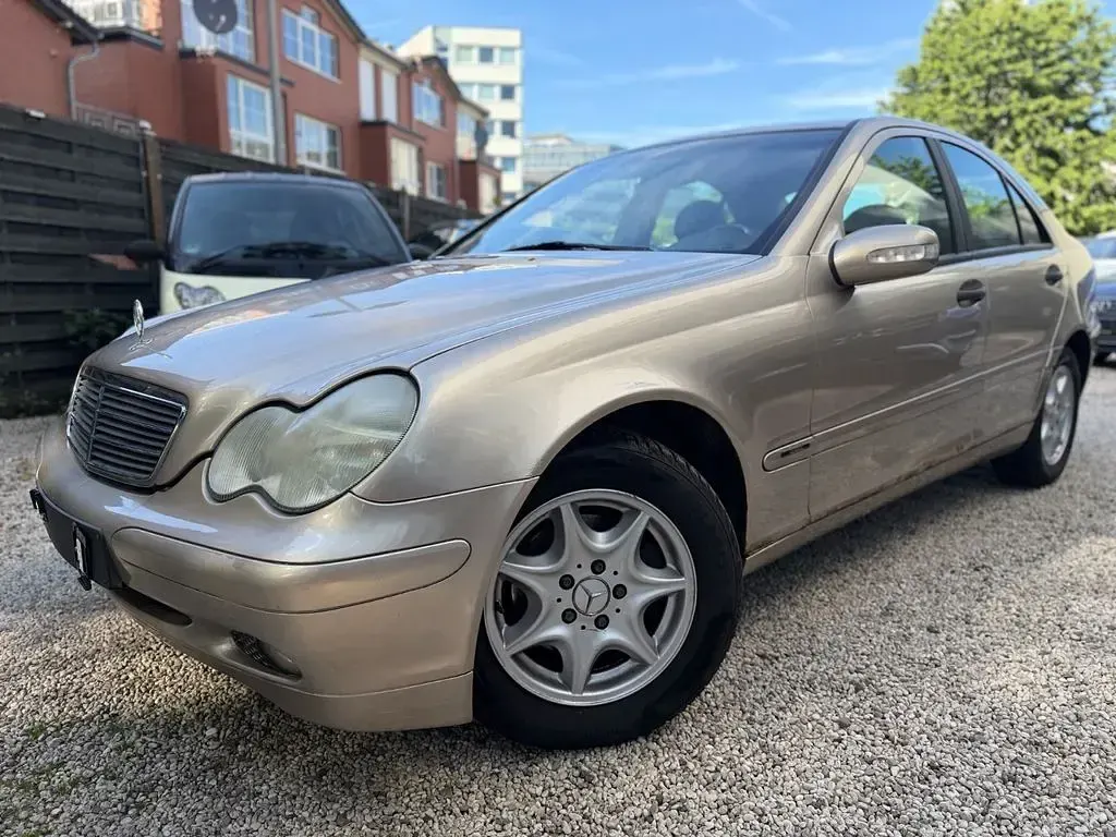 Gebraucht Mercedes C180 Elegance 129 PS (94 kW) 2001 Gold Limousine