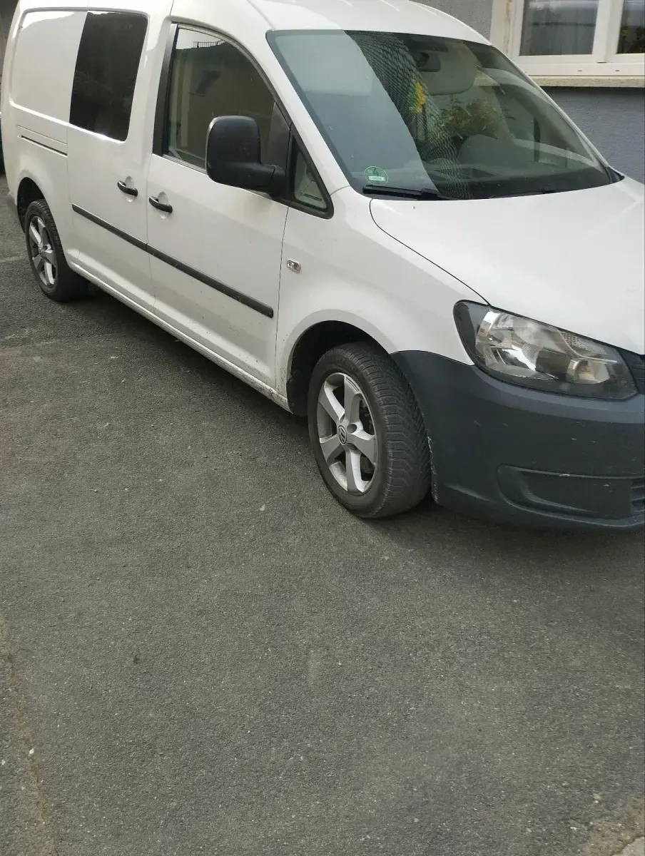 Second-hand VW Caddy Maxi 140 CP (102 kW) 2012 Alb Monovolum