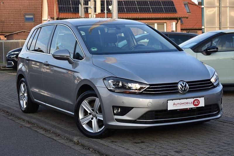 Silber Gebraucht 2016 VW Golf Sportsvan Highline Van / Kleinbus | 12.990 € (Guter Preis) - Bild 1/3