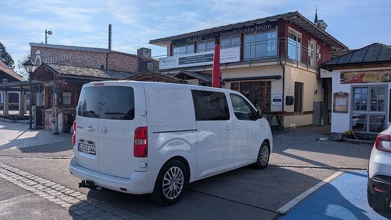 Gebraucht Opel Vivaro 120 PS (88 kW) 2024 Weiß Van / Kleinbus