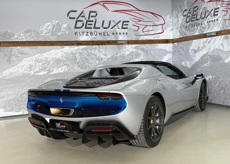 Gebraucht Ferrari 296 829 PS (609 kW) 2023 Silber Cabrio