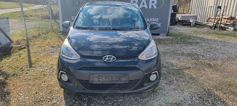 Gebraucht Hyundai i10 67 PS (49 kW) 2014 Schwarz Kleinwagen