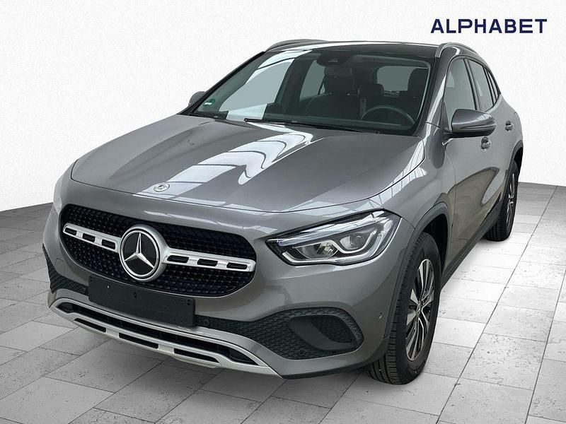 Mountaingrau Gebraucht 2023 Mercedes GLA180 Style SUV | 26.890 € (Superpreis) - Bild 1/4