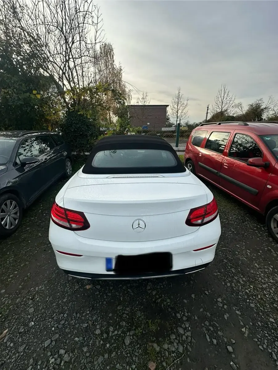 Gebraucht Mercedes C200 AMG 197 PS (144 kW) 2019 Weiß Cabrio