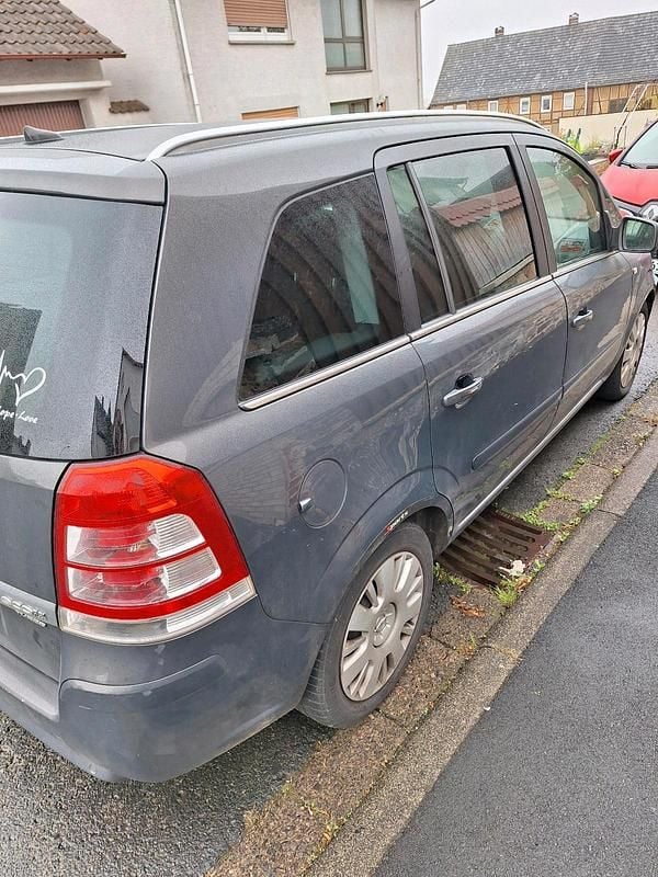 Gebraucht Opel Zafira 127 PS (93 kW) 2016 Silber Van / Kleinbus