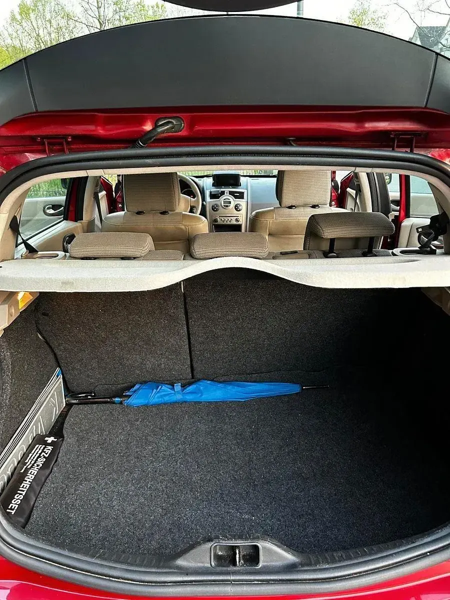 Gebraucht Renault Mégane 111 PS (81 kW) 2006 Rot Limousine