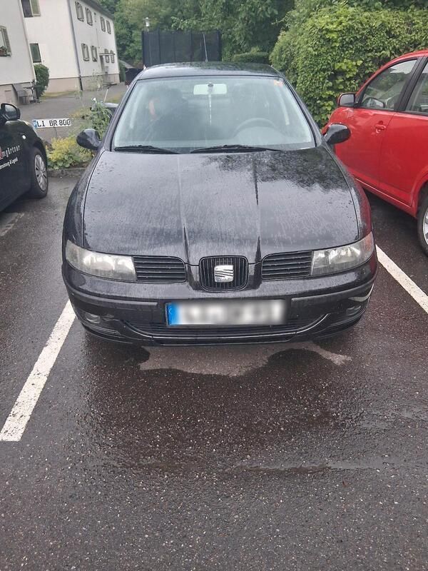 Schwarz Gebraucht 2006 Seat Leon Limousine | 600 € (Superpreis) - Bild 1/4