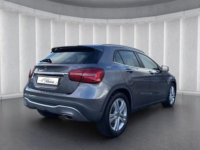 Gebraucht Mercedes GLA200 156 PS (114 kW) 2018 Grau SUV