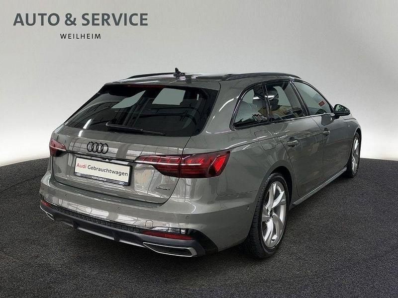 Second-hand Audi A4 S-Line 204 CP (150 kW) 2024 Gri Break