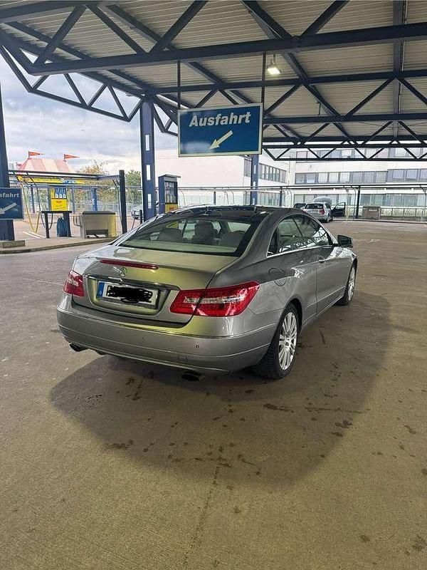 Gebraucht Mercedes E350 231 PS (169 kW) 2010 Grau Coupé