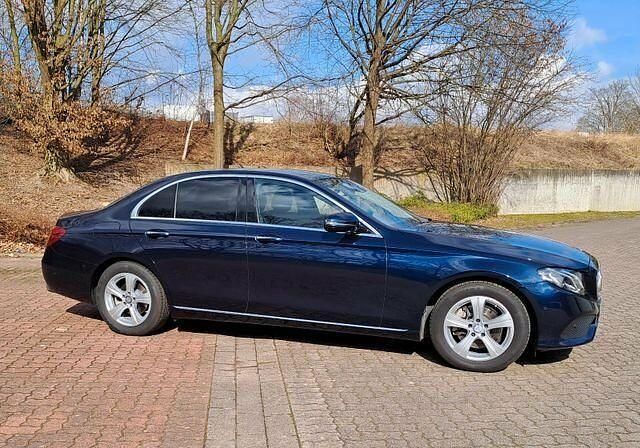 Gebraucht Mercedes E200 Avantgarde 184 PS (135 kW) 2018 Blau Limousine
