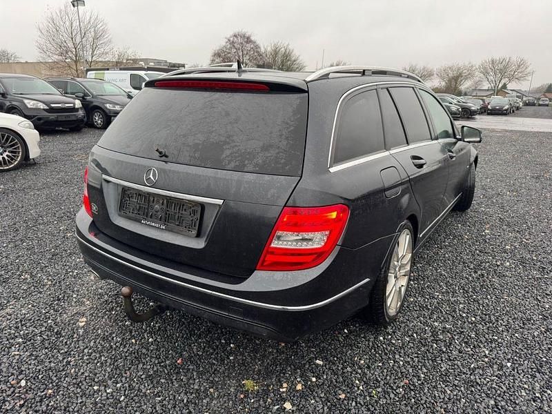 Gebraucht Mercedes C220 170 PS (125 kW) 2012 Schwarz Kombi