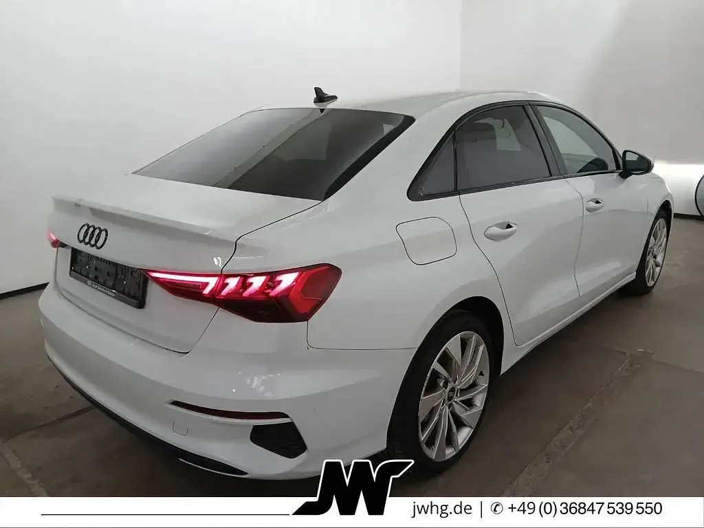 Gebraucht Audi A3 S-Line 150 PS (110 kW) 2023 Gletscherweiß metallic Limousine