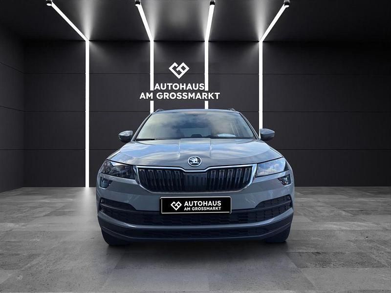 Grau Gebraucht 2021 Skoda Karoq Ambition SUV | 17.990 € (Superpreis) - Bild 1/4