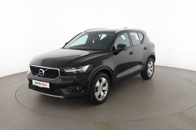 Schwarz Gebraucht 2020 Volvo XC40 Momentum SUV | 27.110 € - Bild 1/4