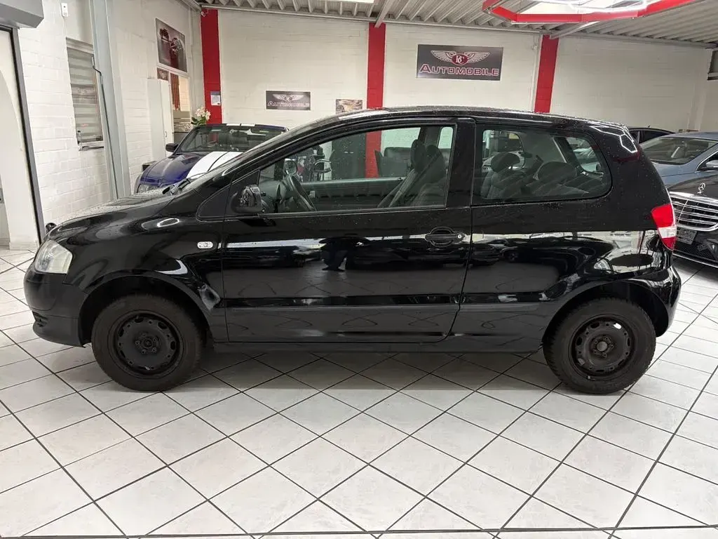 Używany VW Fox Basis 54 KM (39 kW) 2005 Czarny Hatchback