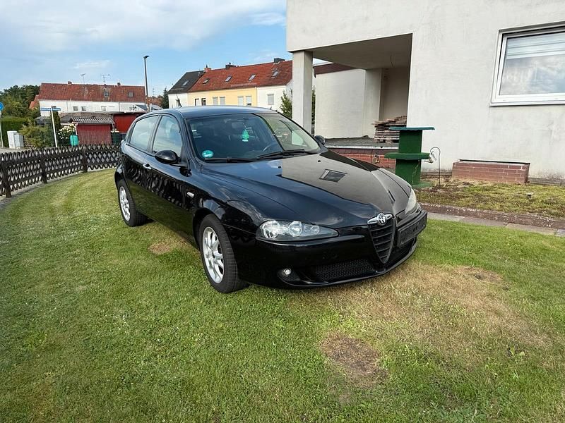 Schwarz Gebraucht 2007 Alfa Romeo 147 Kleinwagen | 2.000 € (Fairer Preis) - Bild 1/4