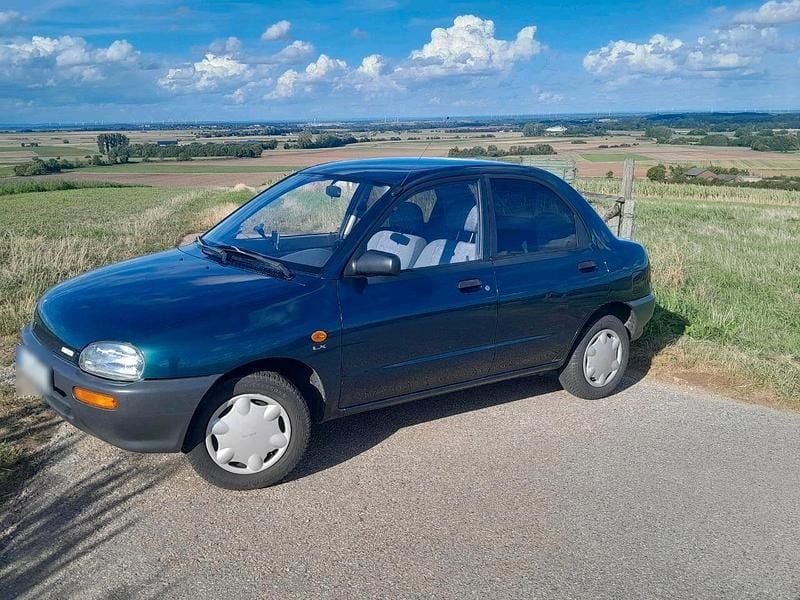 Second-hand Mazda 121 54 CP (39 kW) 1993 Verde Berlinǎ